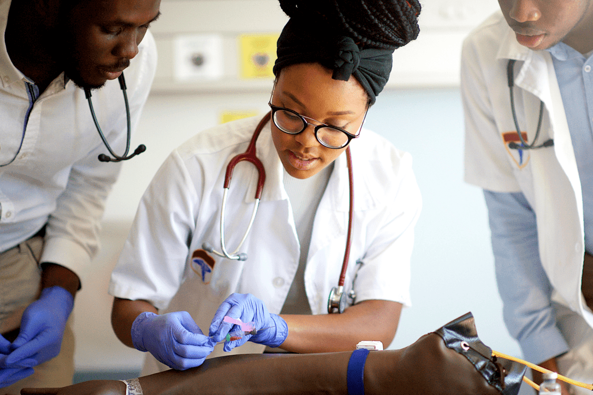 Phlebotomosist & Patient